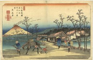 Eisen / Kiso-Kaido Road  /  No. 4 Urawa Station, Distant View of Mt.Asama [支蘇路ノ驛　浦和宿浅間山遠望]