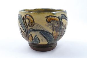 金城次郎「花紋茶盌」