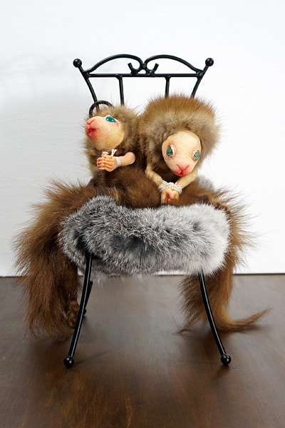 児嶋サコ「on the big chair」
